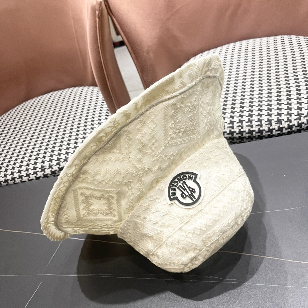  蒙口MONCLER 春夏新款渔夫帽女日系文艺韩版百搭宽