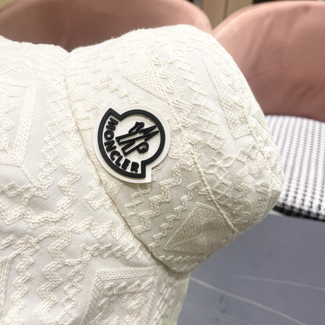  蒙口MONCLER 春夏新款渔夫帽女日系文艺韩版百搭宽