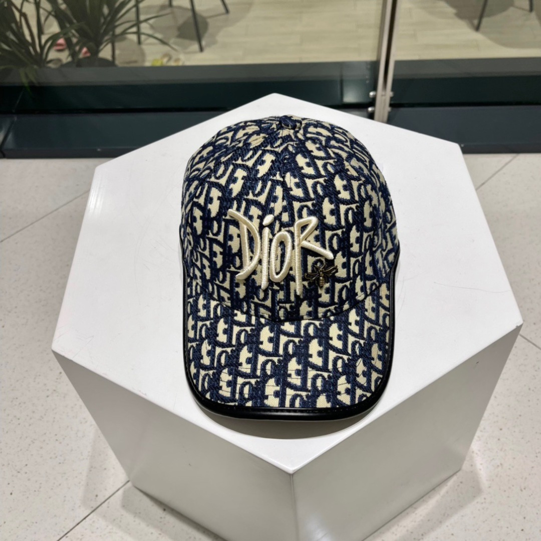 NO:358382,Dior (Dior) new original single baseball hat, exquisite style, cool and fashionable, counter out of stock, excellent quality hat, straw hat, fisherman hat, baseball hat, hat, dior, dior, espadrilles, hatsDior(迪奥) 新款原单棒球帽, 精致格调,很酷很时尚,专柜断货热门,质量超赞帽子草帽渔夫帽棒球帽,帽子,dior,dior,espadrilles,hats,hat