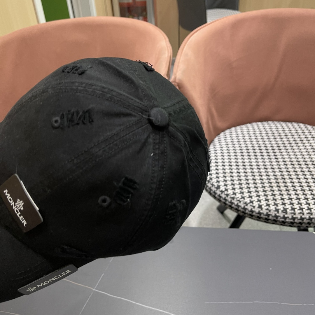  蒙口Moncler🆕2025春款新款个性破洞棒球帽，高品质透气性巨佳，四季佩戴款
男女同款