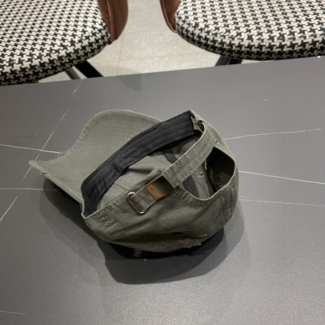  蒙口Moncler🆕2025春款新款个性破洞棒球帽，高品质透气性巨佳，四季佩戴款
男女同款