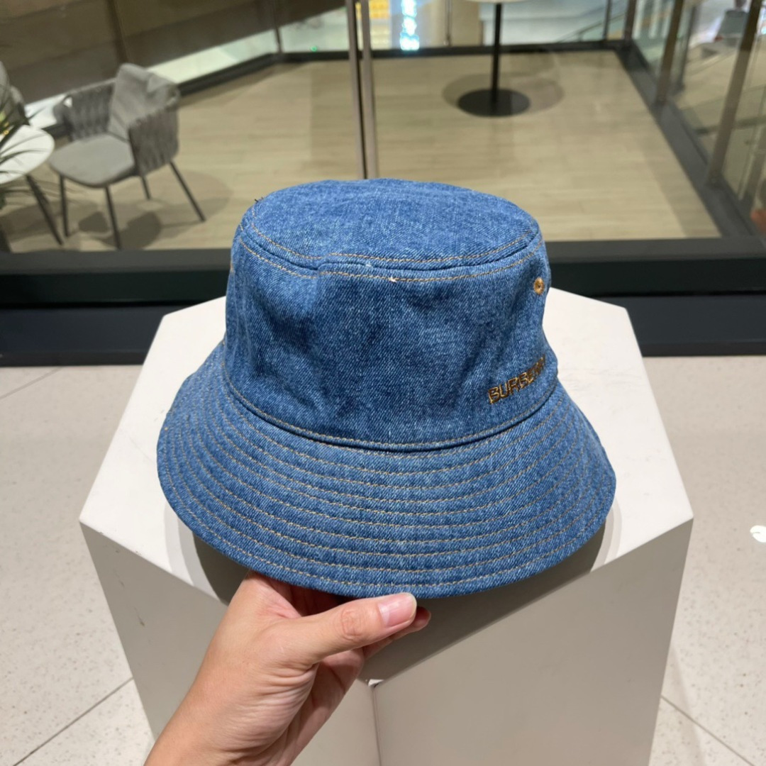  巴宝莉Burberry 原单，经典刺绣字母系列格子原单新品渔夫帽，超喜欢🥰自留的，赶紧入手哦！