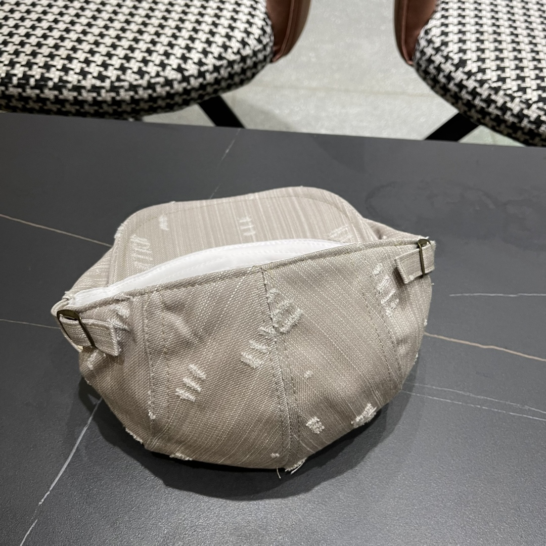  古奇 复古小众前进帽春秋夏季笔款贝雷帽男女品脸小
情侣画家帽遮阳鸭舌