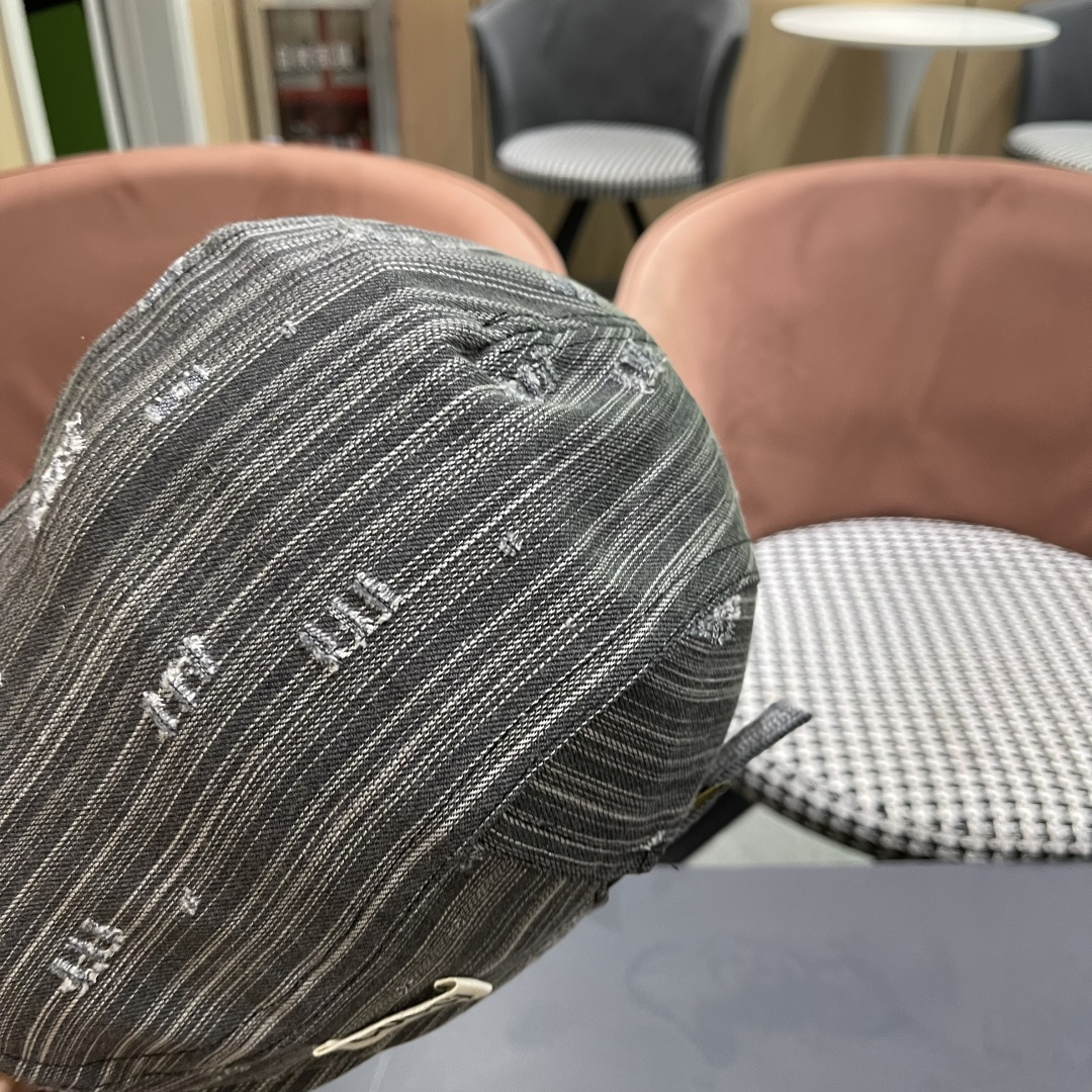  古奇 复古小众前进帽春秋夏季笔款贝雷帽男女品脸小
情侣画家帽遮阳鸭舌