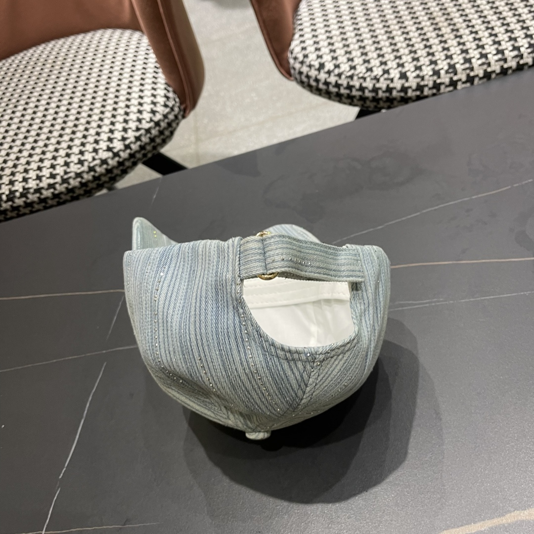 🧢LV路易威登🧢 2025棒球帽，非常经典的经典，流行的复古美，四季可用，出门必备，非常显脸小