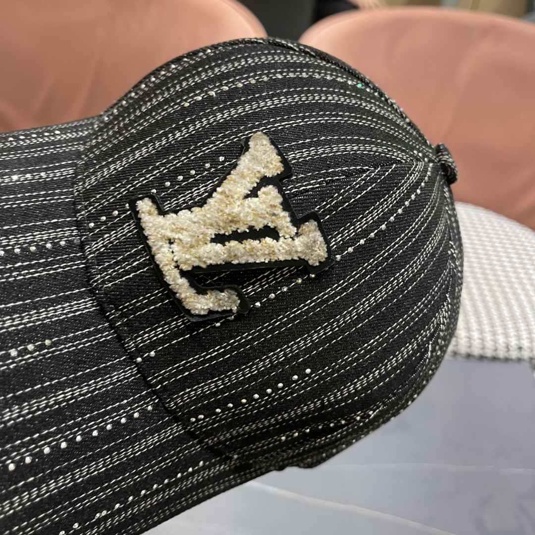 🧢LV路易威登🧢 2025棒球帽，非常经典的经典，流行的复古美，四季可用，出门必备，非常显脸小