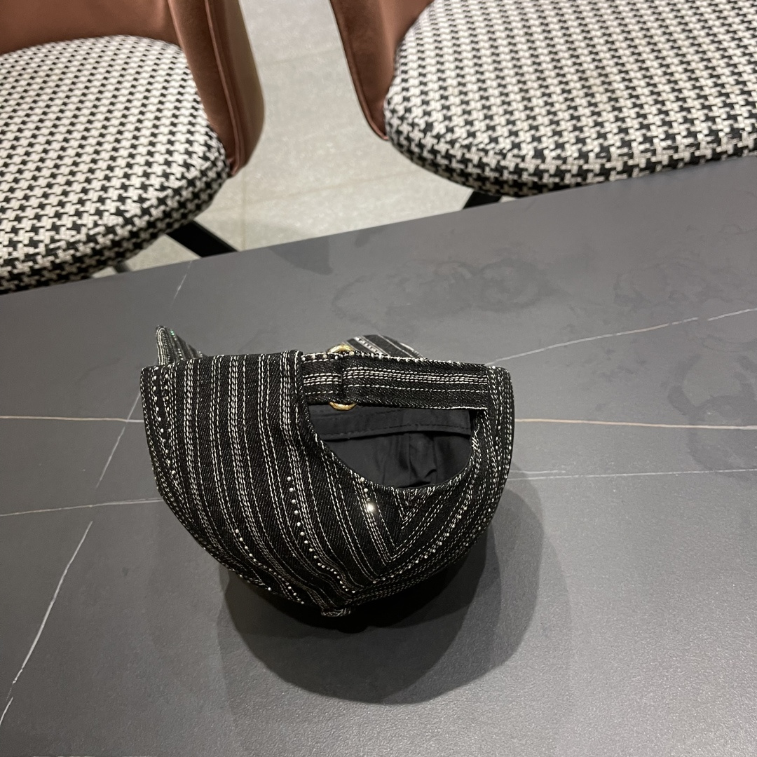 🧢LV路易威登🧢 2025棒球帽，非常经典的经典，流行的复古美，四季可用，出门必备，非常显脸小