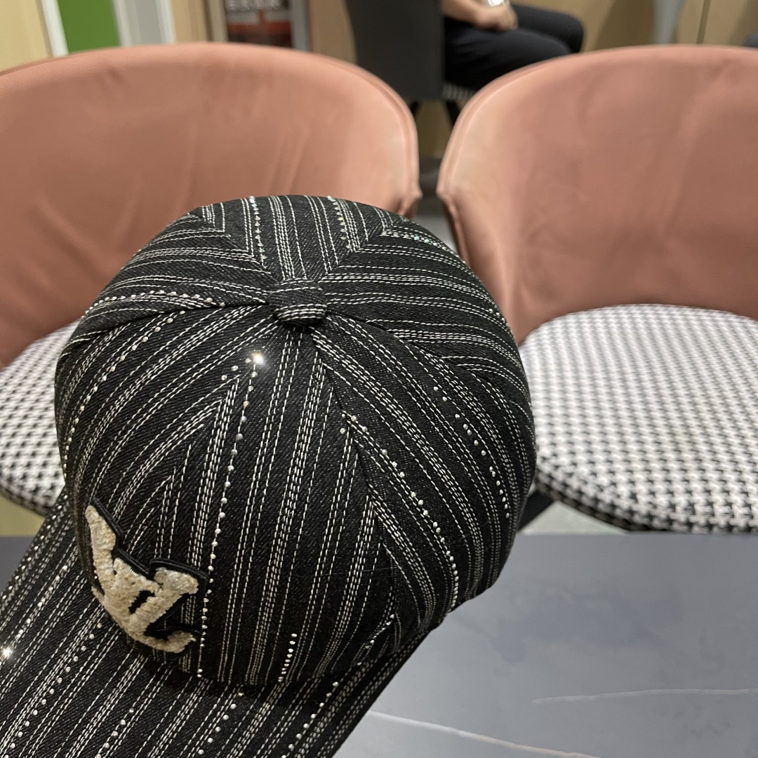 🧢LV路易威登🧢 2025棒球帽，非常经典的经典，流行的复古美，四季可用，出门必备，非常显脸小