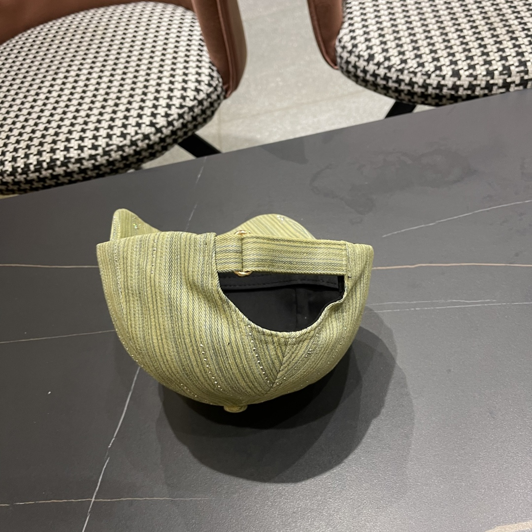 🧢LV路易威登🧢 2025棒球帽，非常经典的经典，流行的复古美，四季可用，出门必备，非常显脸小