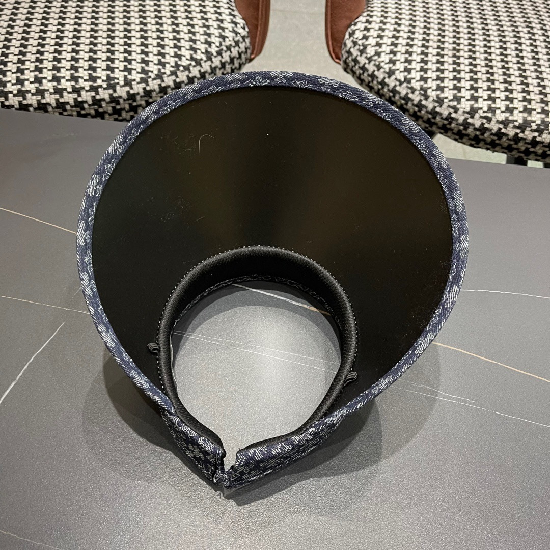  克罗心 2025新款潮牌十字架空顶帽夏季网红同款大檐遮阳帽高级
感显脸小防晒太阳帽