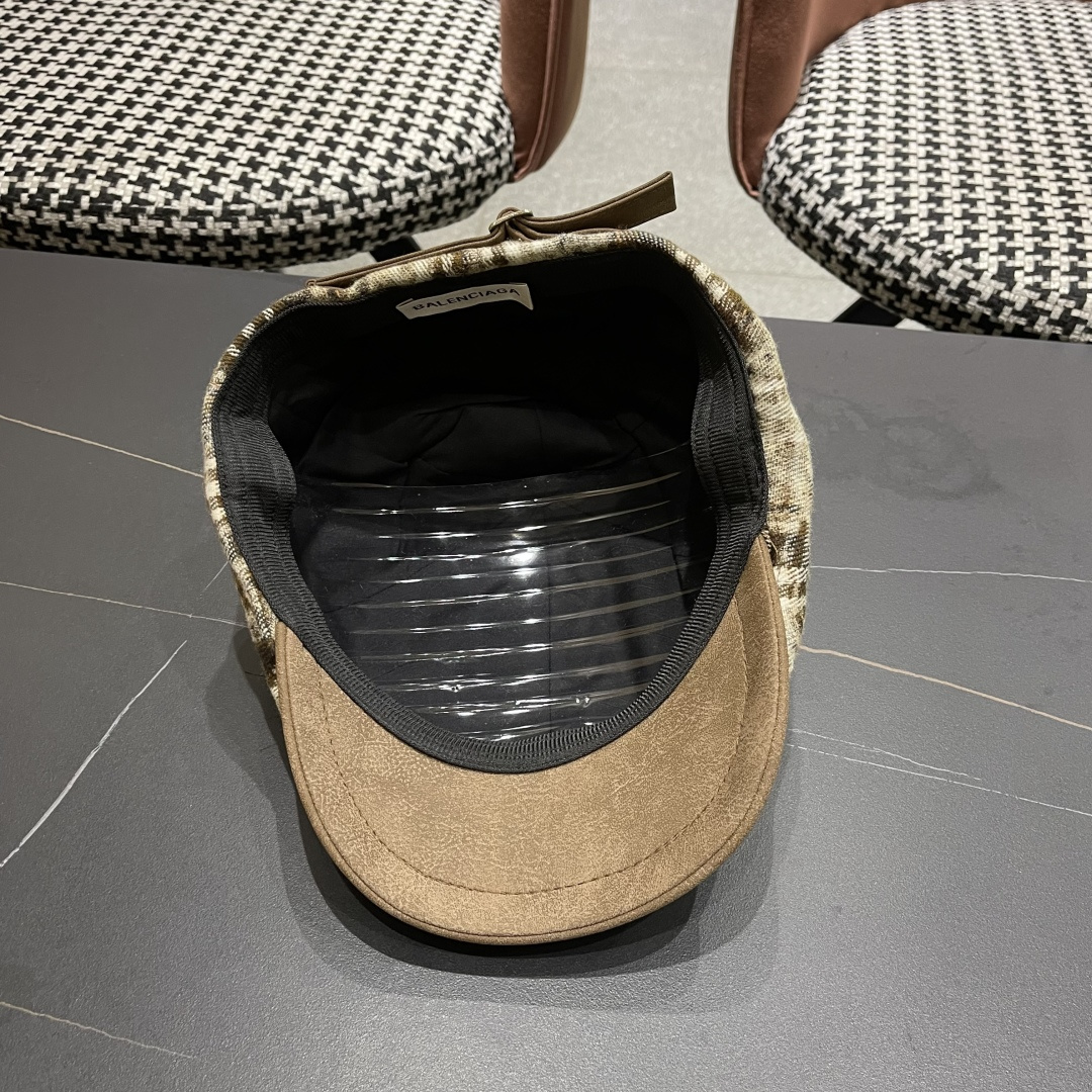  巴黎世家 复古格纹前进帽子女春秋款反戴贝雷帽显脸小做
旧风报童帽时尚百搭