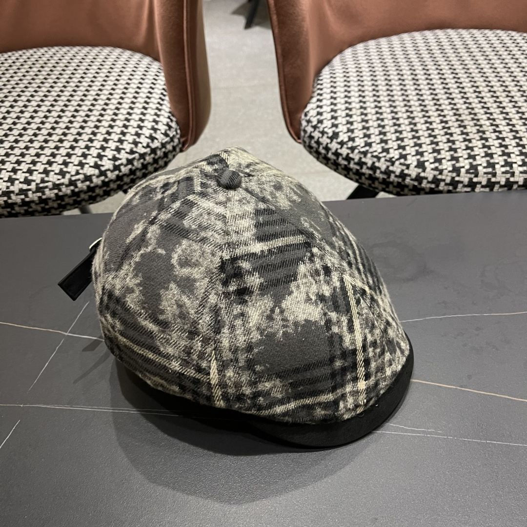  巴黎世家 复古格纹前进帽子女春秋款反戴贝雷帽显脸小做
旧风报童帽时尚百搭