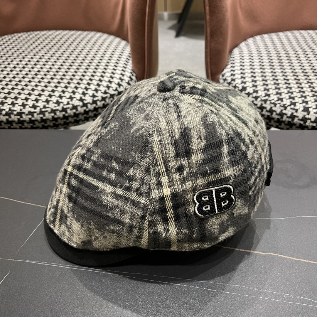  巴黎世家 复古格纹前进帽子女春秋款反戴贝雷帽显脸小做
旧风报童帽时尚百搭