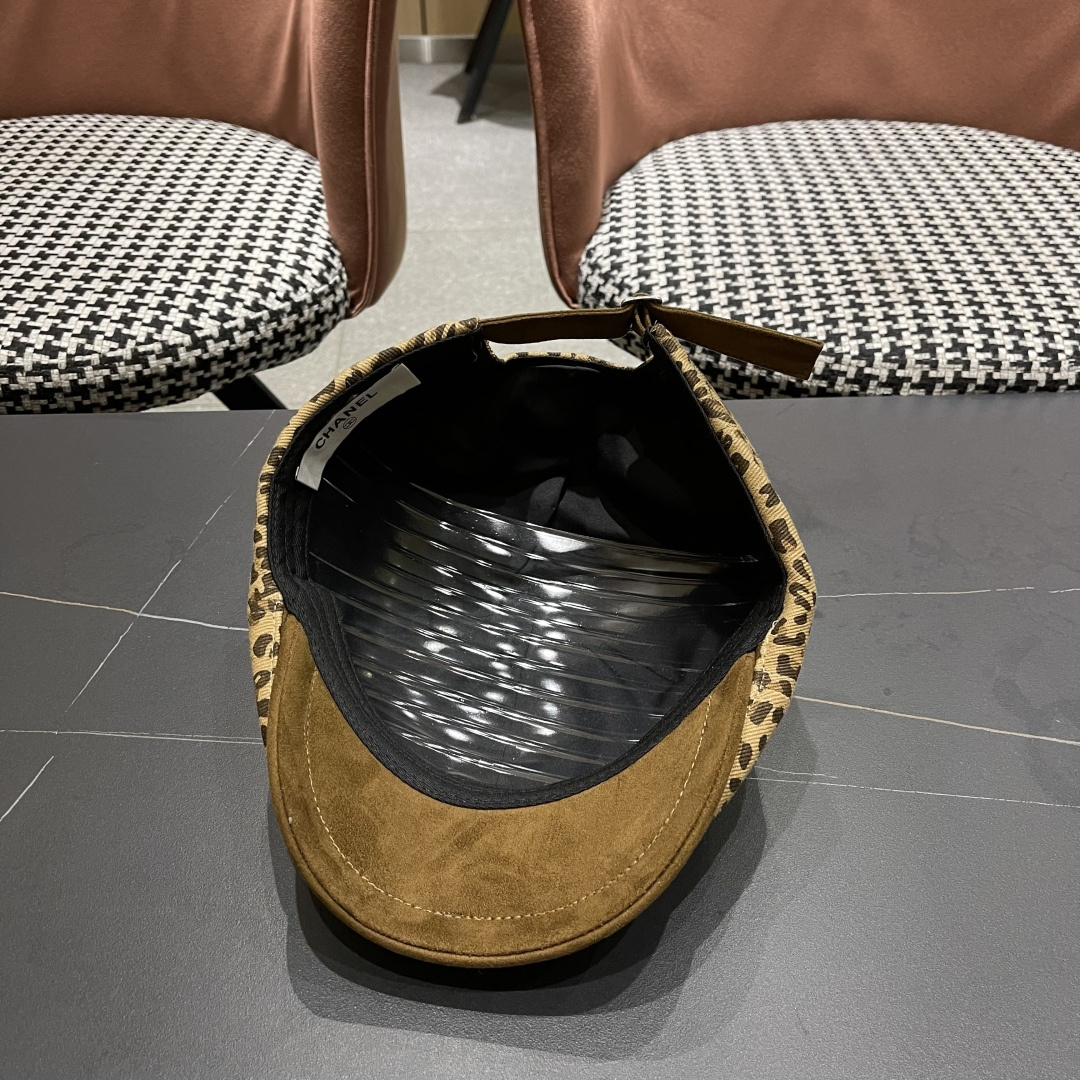  香奈儿 2025新款复古豹纹前进帽子女士春秋季显脸小
辣妹鸭舌贝雷帽子男士