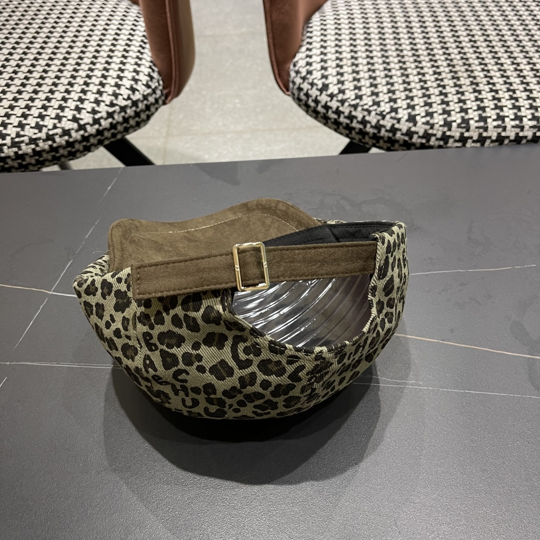  香奈儿 2025新款复古豹纹前进帽子女士春秋季显脸小
辣妹鸭舌贝雷帽子男士