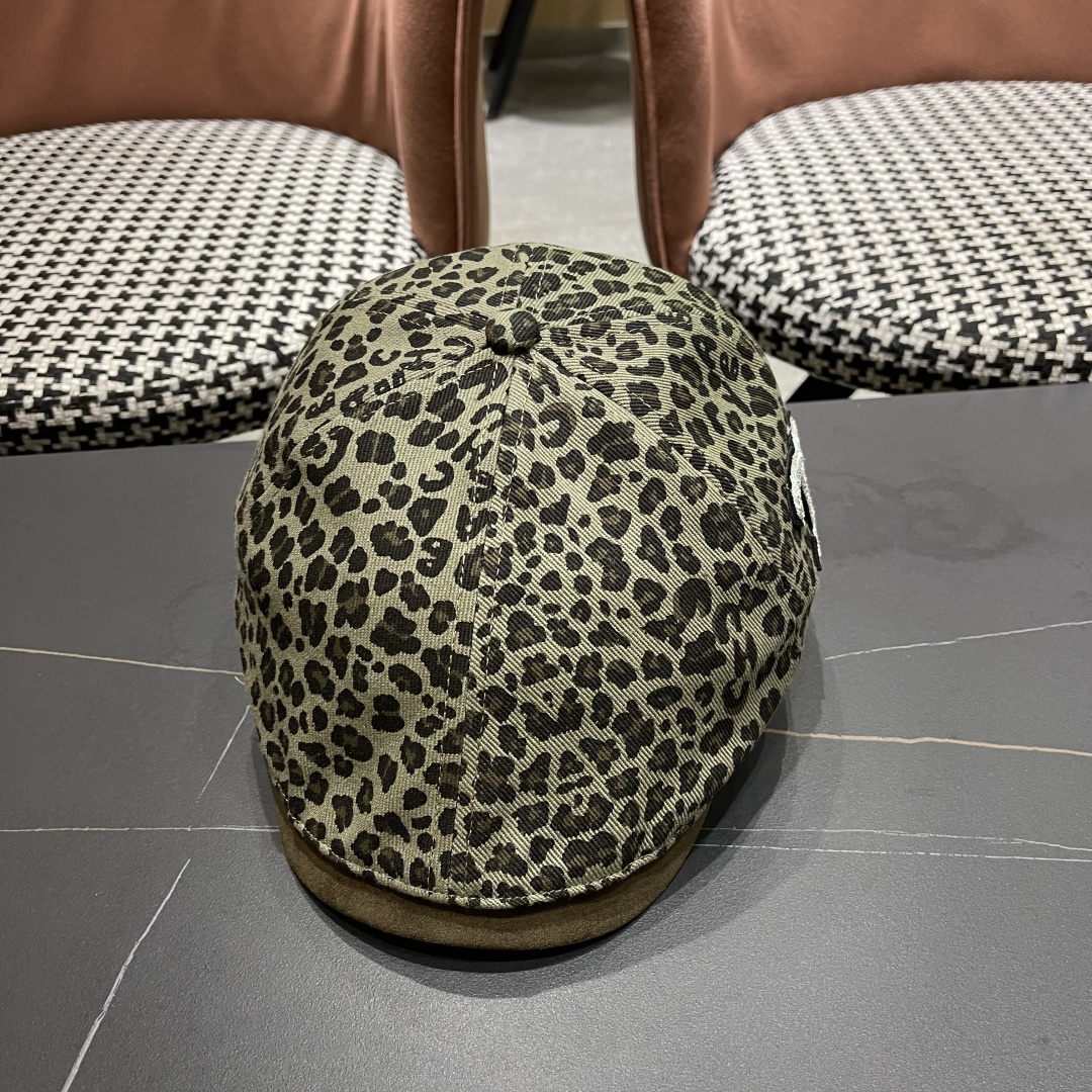  香奈儿 2025新款复古豹纹前进帽子女士春秋季显脸小
辣妹鸭舌贝雷帽子男士