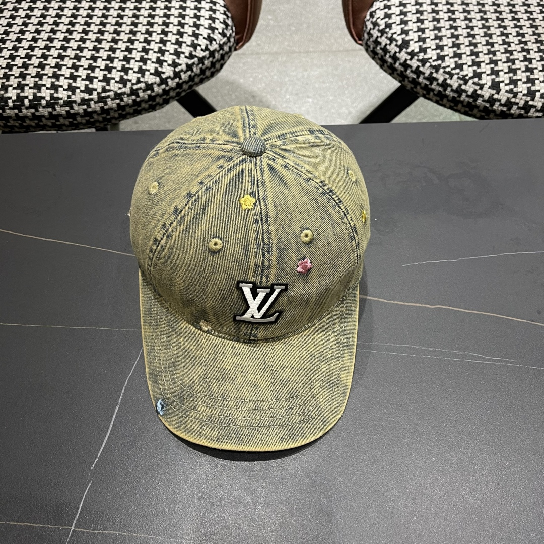  lv 路易威登很火的一款棒球帽简约大气 高逼格好物～格调有个性
LOGO  四季款 轻盈透气！质量超赞
