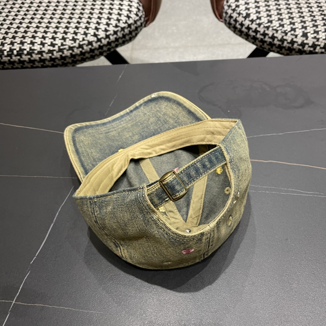  lv 路易威登很火的一款棒球帽简约大气 高逼格好物～格调有个性
LOGO  四季款 轻盈透气！质量超赞