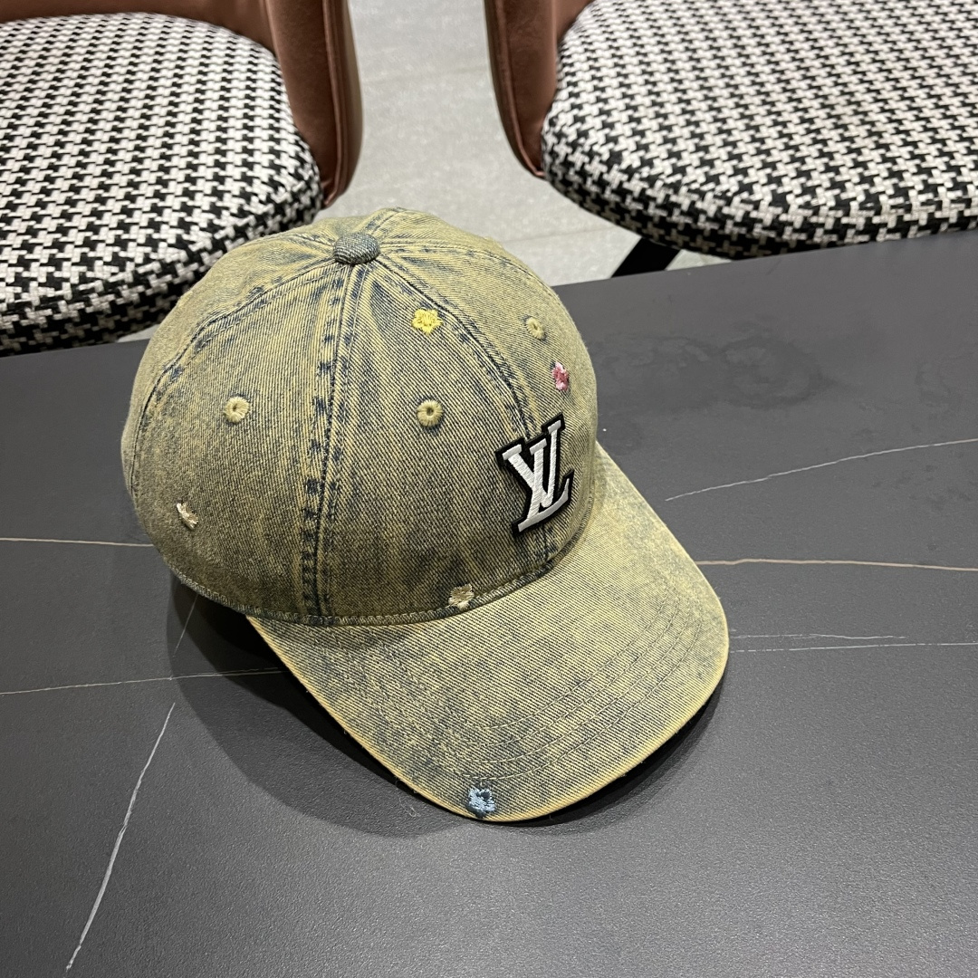  lv 路易威登很火的一款棒球帽简约大气 高逼格好物～格调有个性
LOGO  四季款 轻盈透气！质量超赞