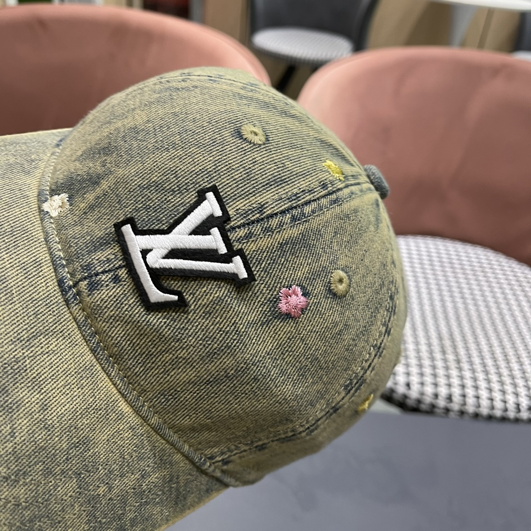 lv 路易威登很火的一款棒球帽简约大气 高逼格好物～格调有个性
LOGO  四季款 轻盈透气！质量超赞