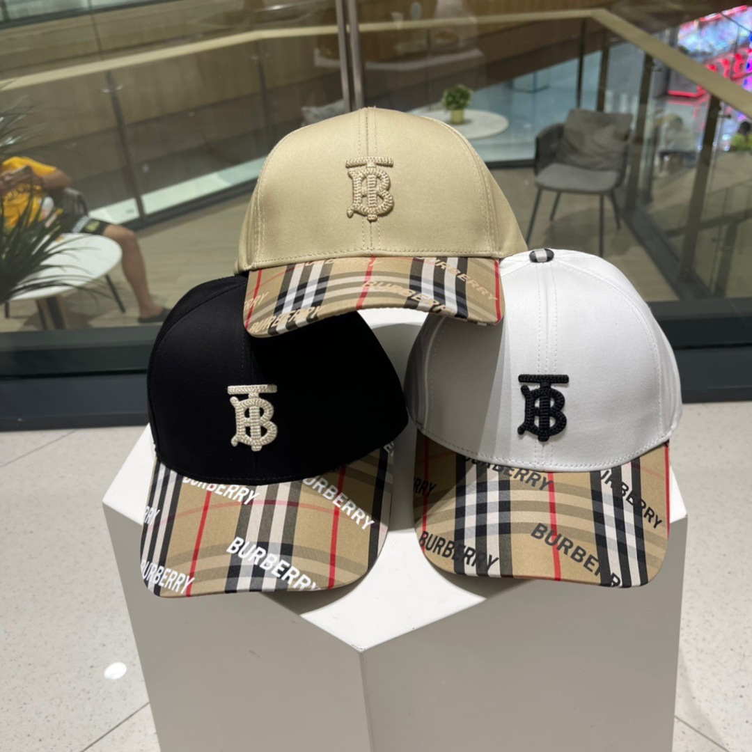  Burberry（巴宝莉）立体绣，原单棒球帽  专柜热卖款纯棉内里，轻盈透气。完美版型，对格精准无误，