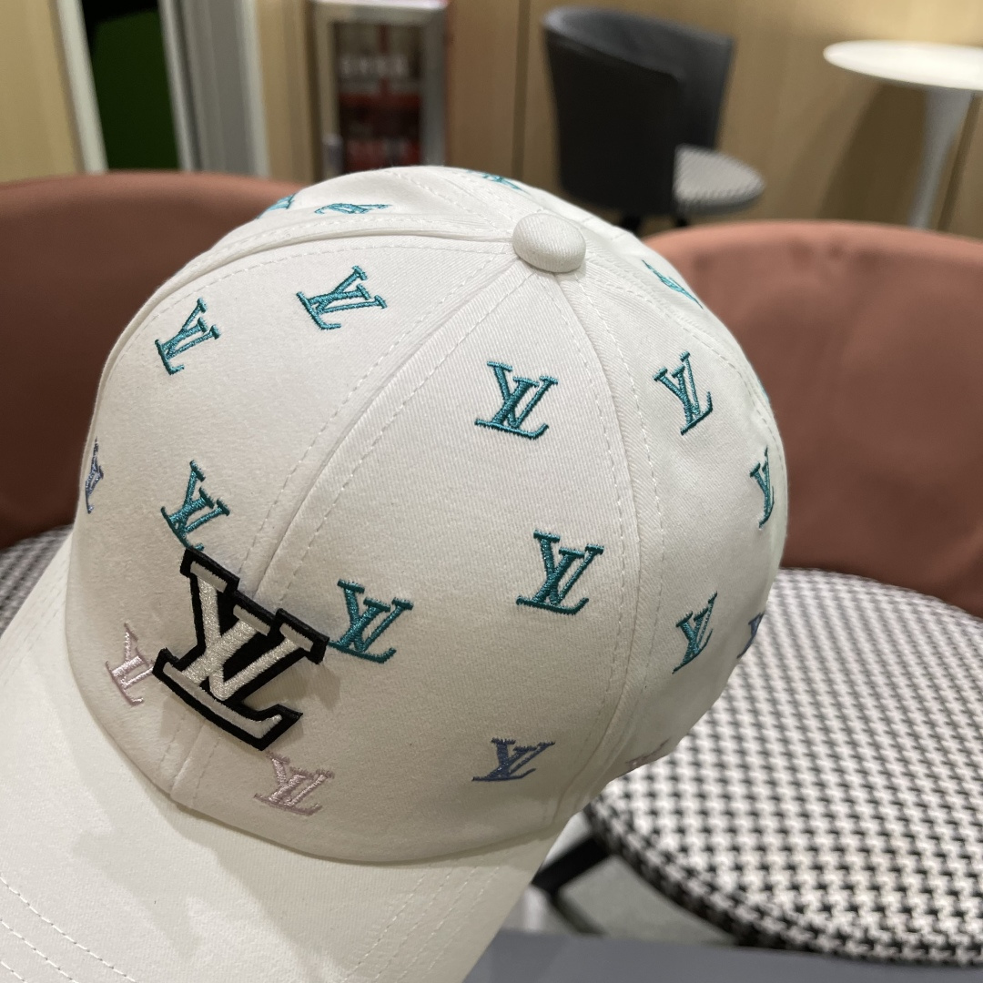  LV路易威登2025新款男女同款黑色棉质幻彩LV
剌绣棒球帽遮阳帽