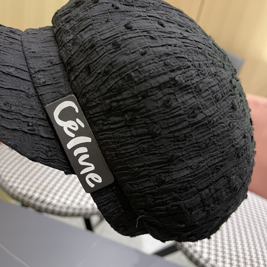  赛琳 2025新款橘子哥哥韩版气质八角贝雷帽女纯色
简约时尚夏季逛街帽子显脸小