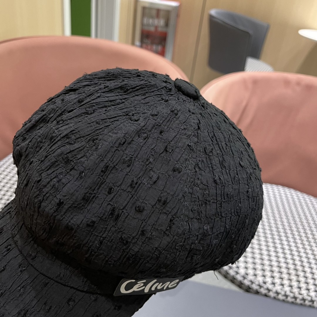  赛琳 2025新款橘子哥哥韩版气质八角贝雷帽女纯色
简约时尚夏季逛街帽子显脸小