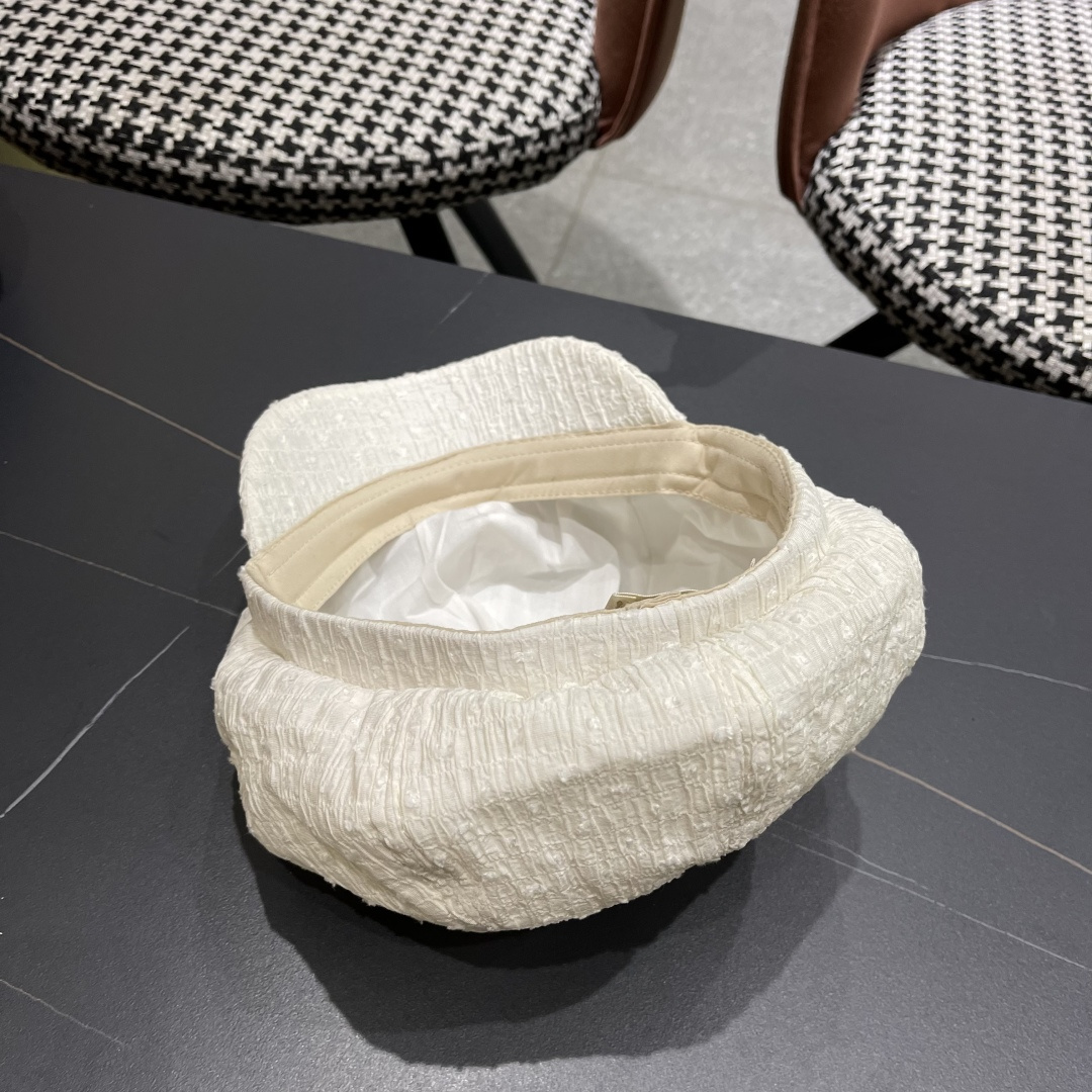  赛琳 2025新款橘子哥哥韩版气质八角贝雷帽女纯色
简约时尚夏季逛街帽子显脸小