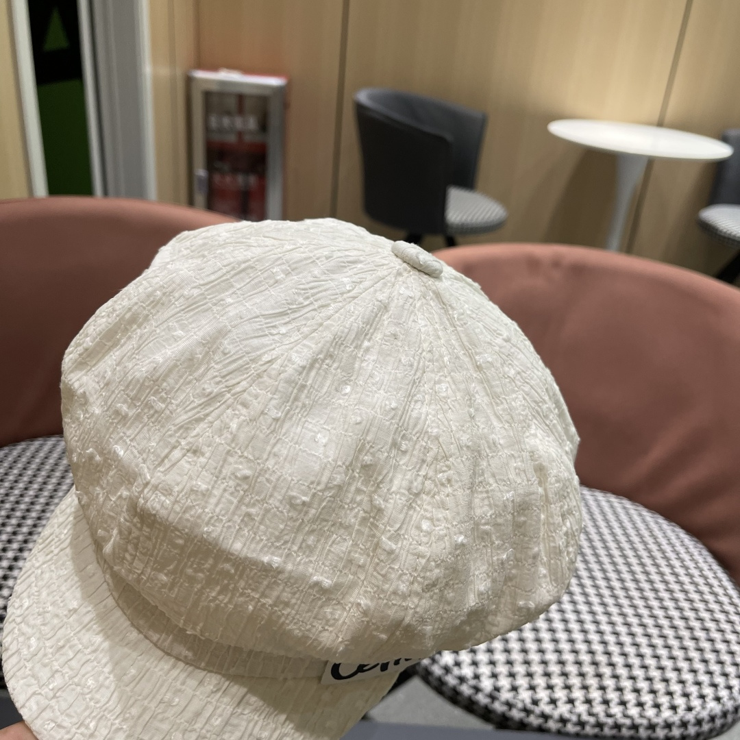  赛琳 2025新款橘子哥哥韩版气质八角贝雷帽女纯色
简约时尚夏季逛街帽子显脸小