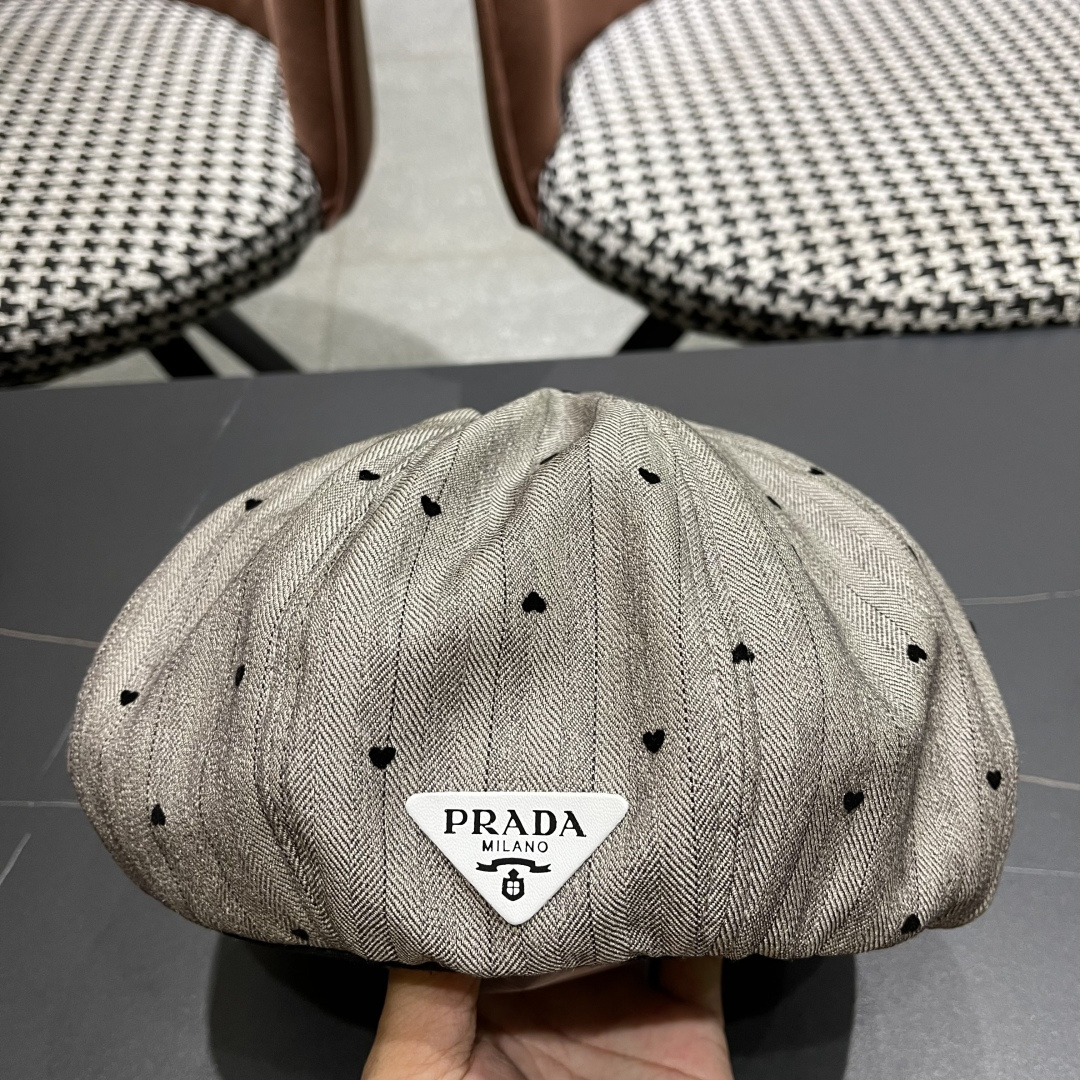  普拉达 2025新款韩版贝雷帽女牛仔布刺绣画家帽春秋时尚云
朵帽蓓蕾帽八角帽潮