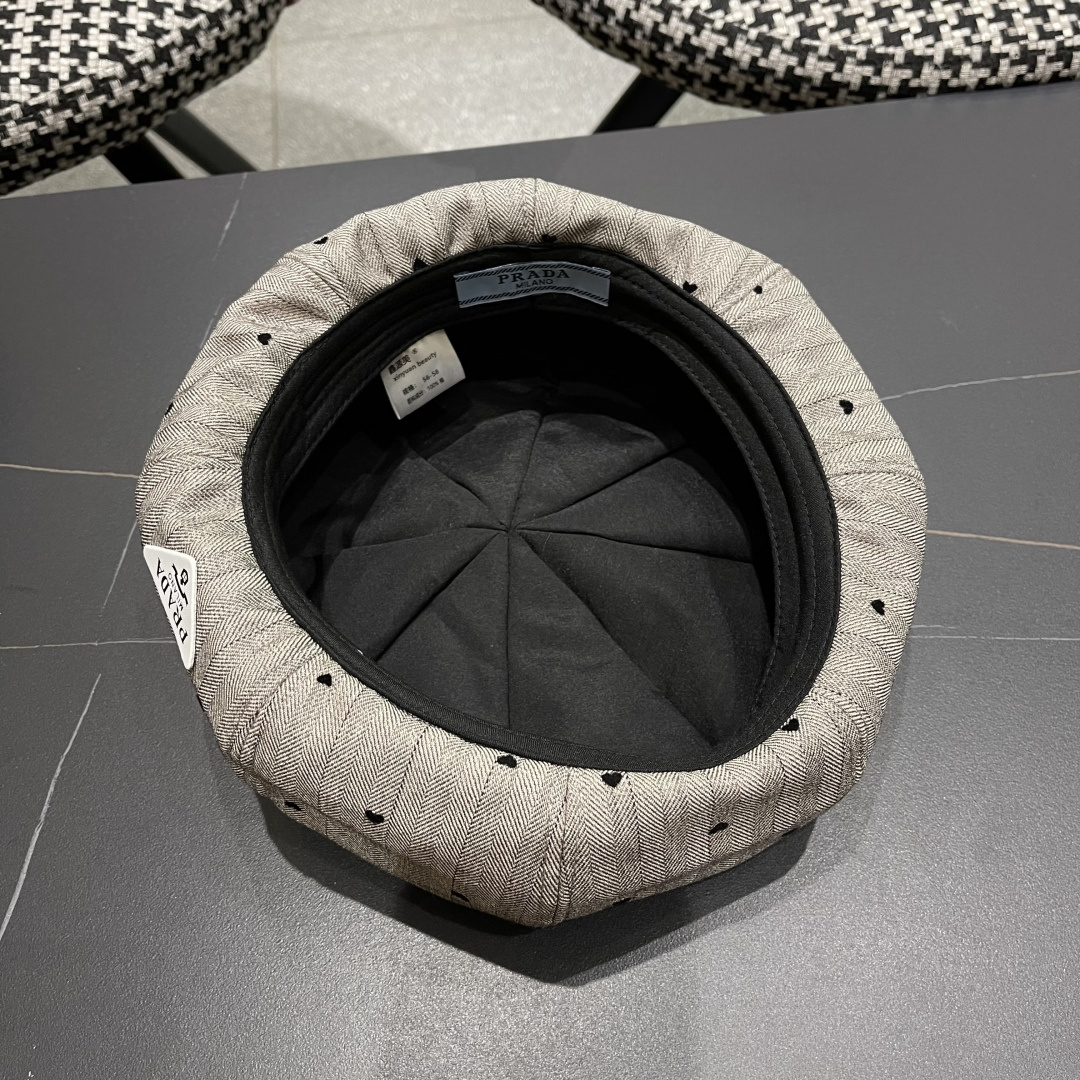  普拉达 2025新款韩版贝雷帽女牛仔布刺绣画家帽春秋时尚云
朵帽蓓蕾帽八角帽潮