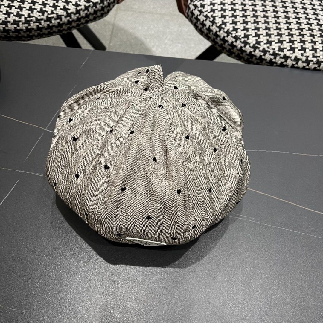  普拉达 2025新款韩版贝雷帽女牛仔布刺绣画家帽春秋时尚云
朵帽蓓蕾帽八角帽潮