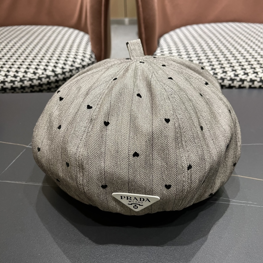  普拉达 2025新款韩版贝雷帽女牛仔布刺绣画家帽春秋时尚云
朵帽蓓蕾帽八角帽潮