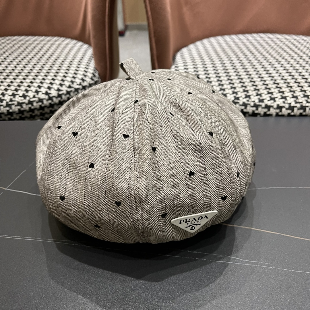  普拉达 2025新款韩版贝雷帽女牛仔布刺绣画家帽春秋时尚云
朵帽蓓蕾帽八角帽潮