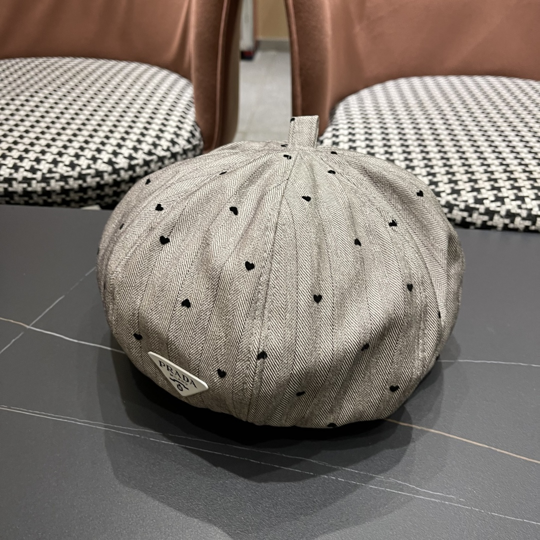  普拉达 2025新款韩版贝雷帽女牛仔布刺绣画家帽春秋时尚云
朵帽蓓蕾帽八角帽潮