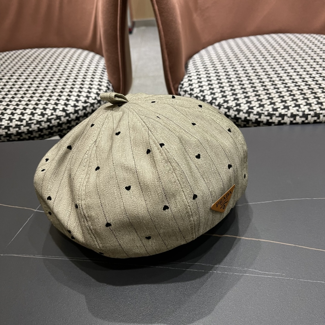  普拉达 2025新款韩版贝雷帽女牛仔布刺绣画家帽春秋时尚云
朵帽蓓蕾帽八角帽潮