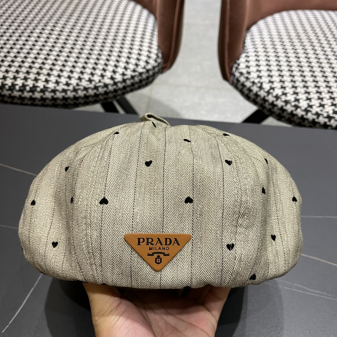  普拉达 2025新款韩版贝雷帽女牛仔布刺绣画家帽春秋时尚云
朵帽蓓蕾帽八角帽潮