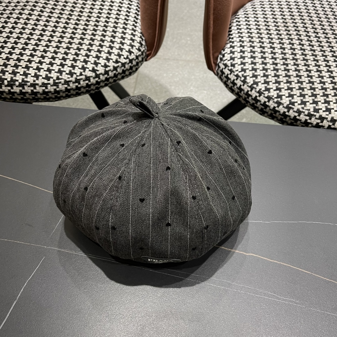  普拉达 2025新款韩版贝雷帽女牛仔布刺绣画家帽春秋时尚云
朵帽蓓蕾帽八角帽潮