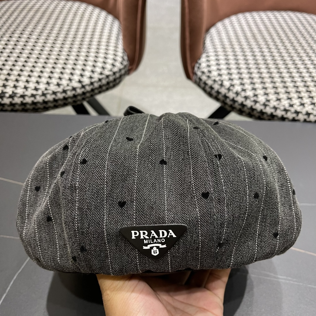  普拉达 2025新款韩版贝雷帽女牛仔布刺绣画家帽春秋时尚云
朵帽蓓蕾帽八角帽潮