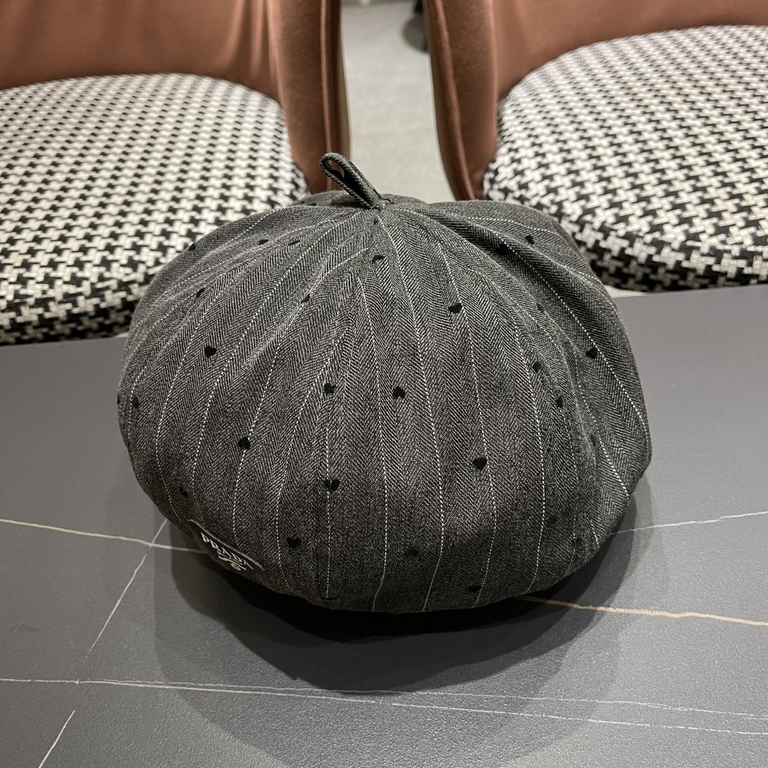  普拉达 2025新款韩版贝雷帽女牛仔布刺绣画家帽春秋时尚云
朵帽蓓蕾帽八角帽潮