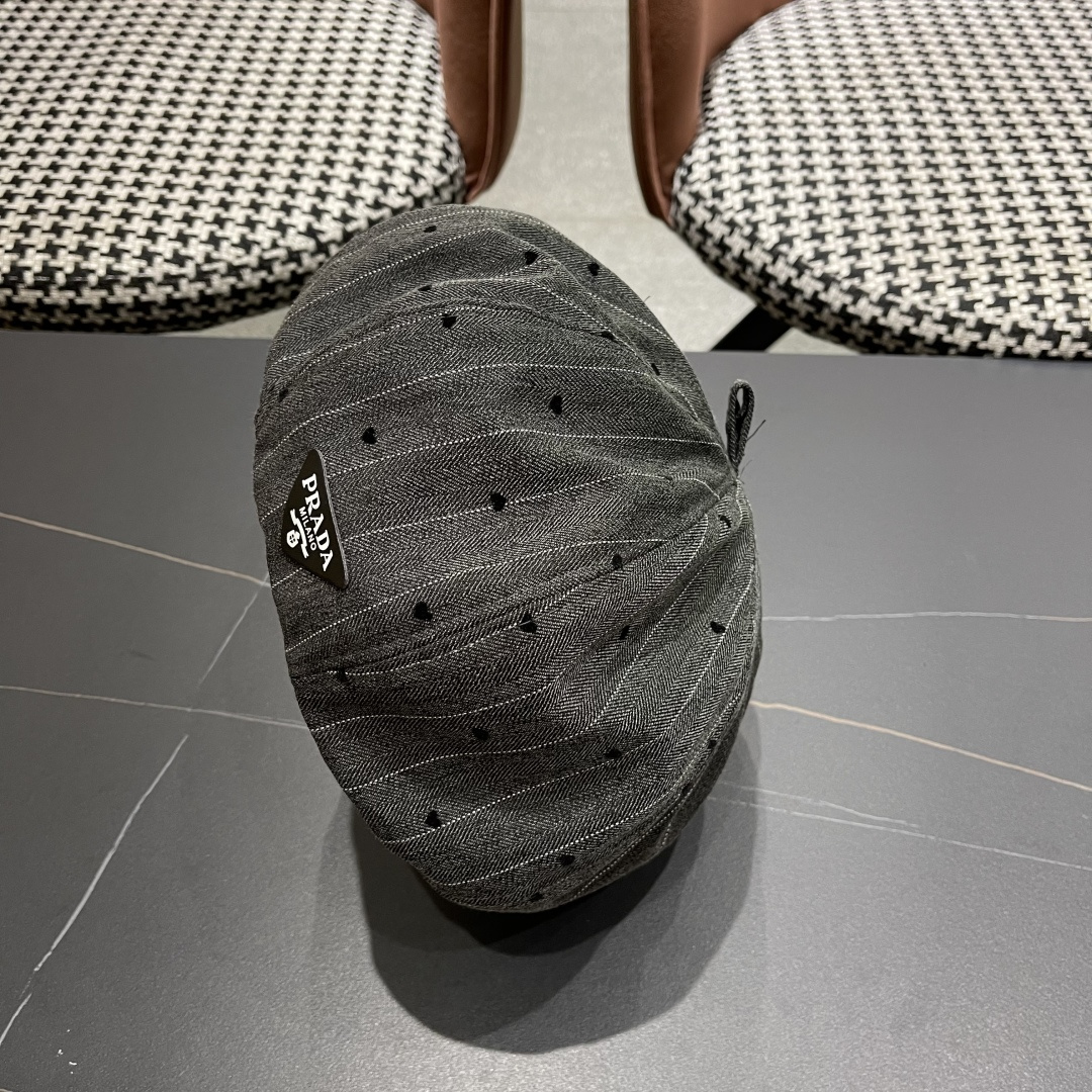  普拉达 2025新款韩版贝雷帽女牛仔布刺绣画家帽春秋时尚云
朵帽蓓蕾帽八角帽潮