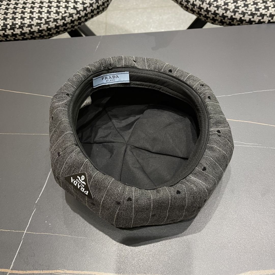  普拉达 2025新款韩版贝雷帽女牛仔布刺绣画家帽春秋时尚云
朵帽蓓蕾帽八角帽潮