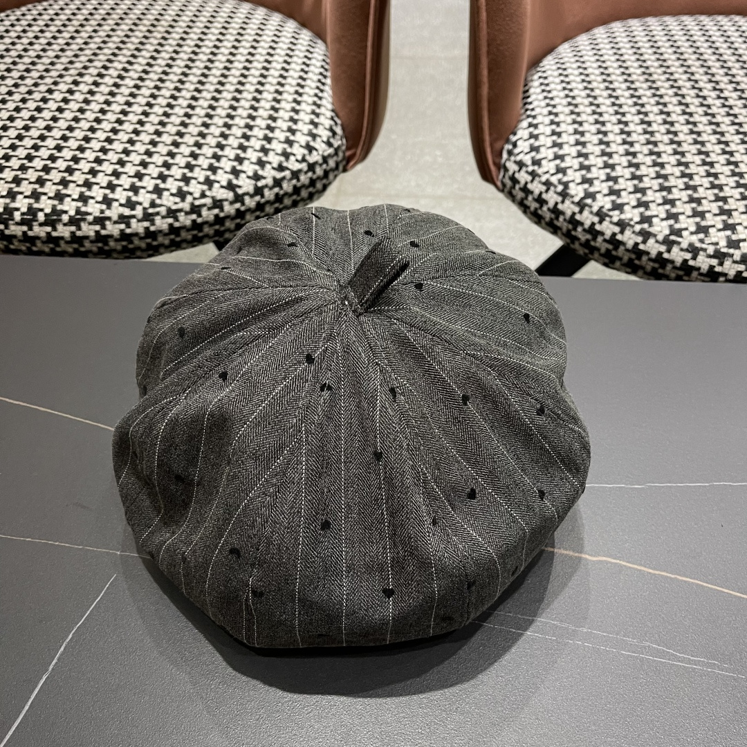  普拉达 2025新款韩版贝雷帽女牛仔布刺绣画家帽春秋时尚云
朵帽蓓蕾帽八角帽潮