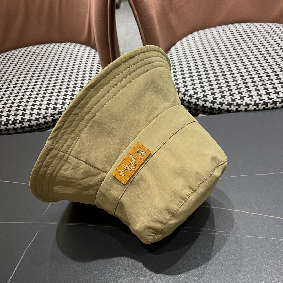  Lv路易威登渔夫帽女显脸小韩版春夏季百搭休闲遮阳防晒盆
帽逛街通勤出游帽子