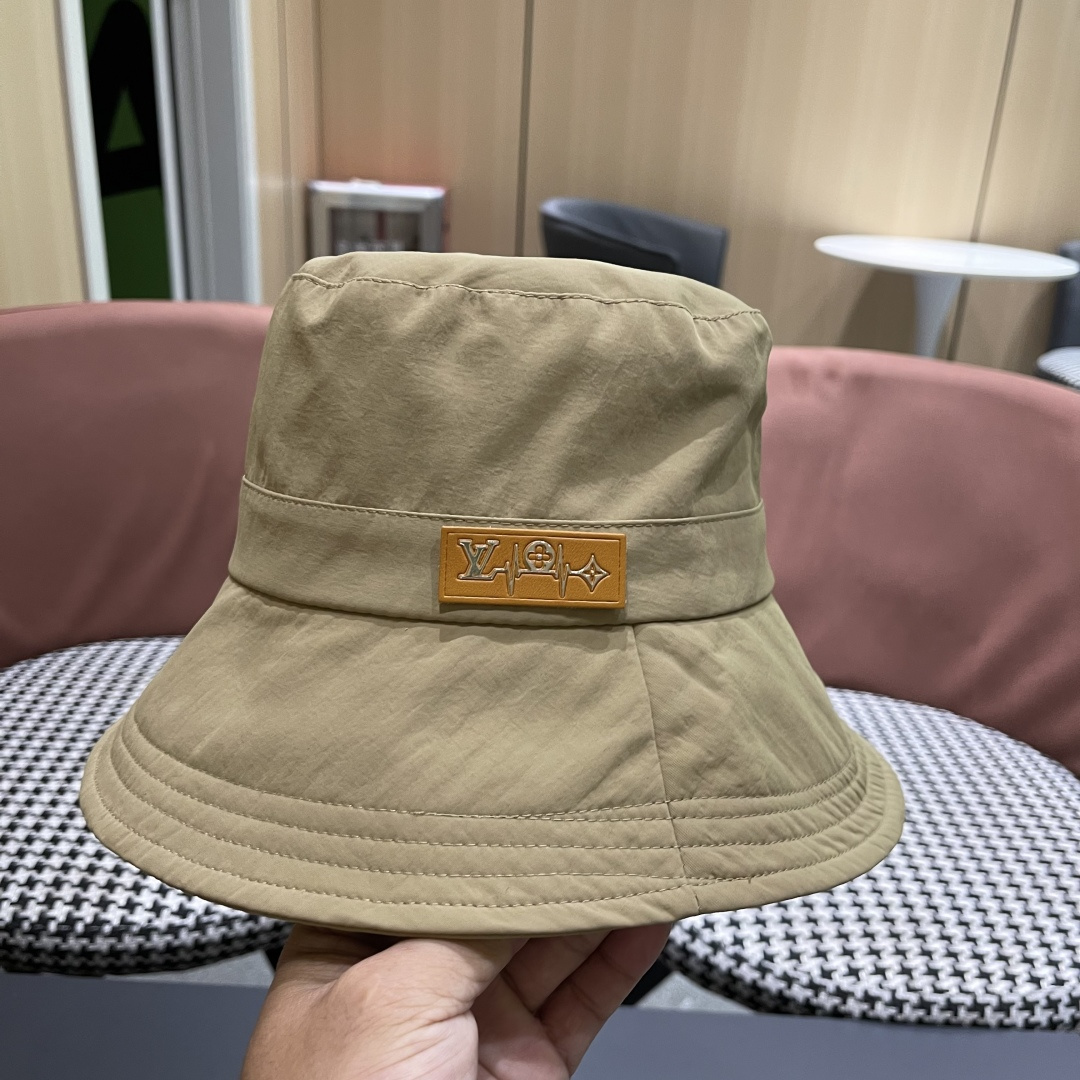  Lv路易威登渔夫帽女显脸小韩版春夏季百搭休闲遮阳防晒盆
帽逛街通勤出游帽子