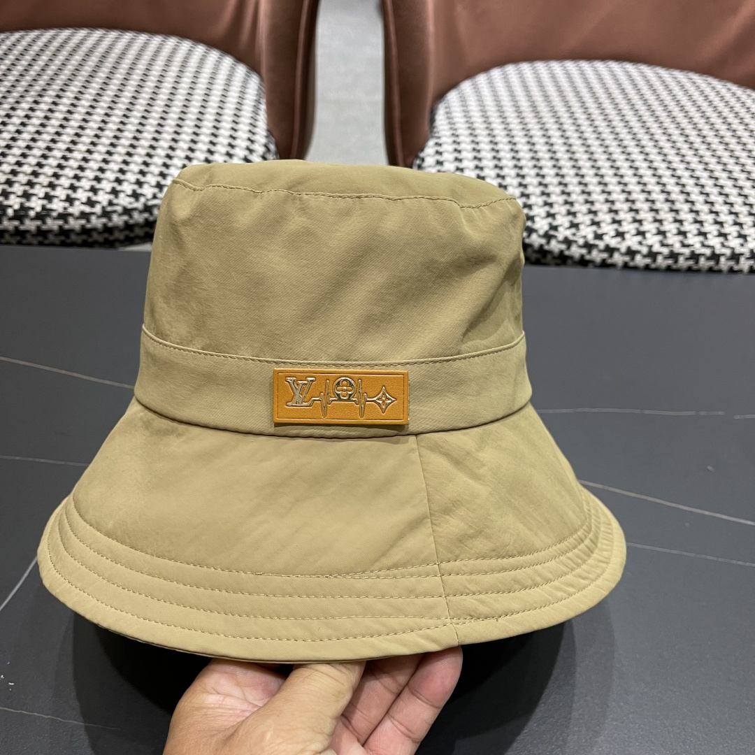  Lv路易威登渔夫帽女显脸小韩版春夏季百搭休闲遮阳防晒盆
帽逛街通勤出游帽子
