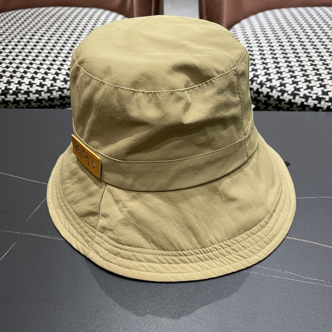  Lv路易威登渔夫帽女显脸小韩版春夏季百搭休闲遮阳防晒盆
帽逛街通勤出游帽子