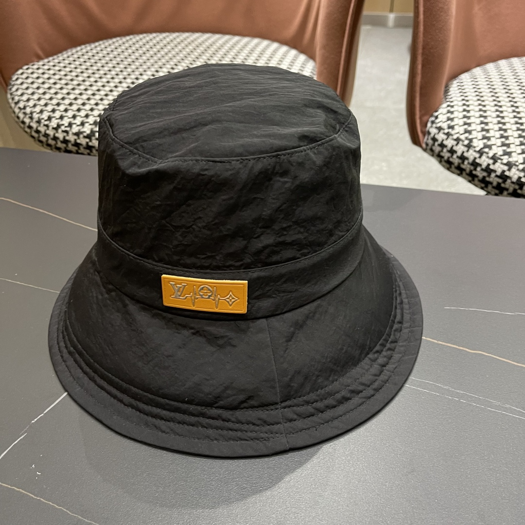  Lv路易威登渔夫帽女显脸小韩版春夏季百搭休闲遮阳防晒盆
帽逛街通勤出游帽子