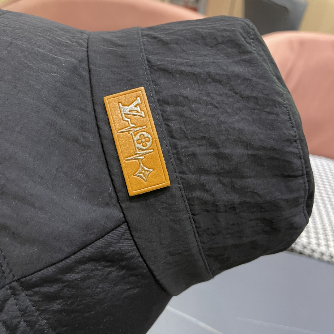  Lv路易威登渔夫帽女显脸小韩版春夏季百搭休闲遮阳防晒盆
帽逛街通勤出游帽子